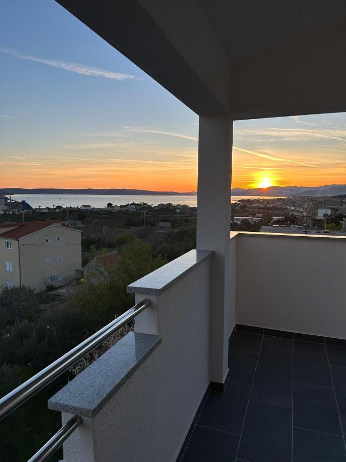 Apartment Marko With A Beautiful View Of The Sea Kaštel Sućurac Εξωτερικό φωτογραφία