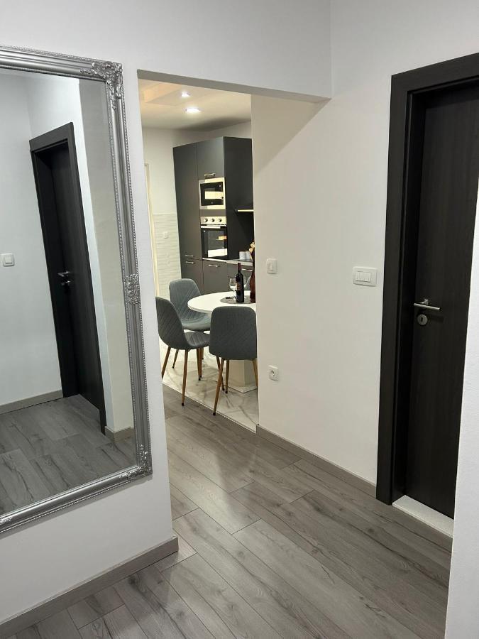 Apartment Marko With A Beautiful View Of The Sea Kaštel Sućurac Εξωτερικό φωτογραφία