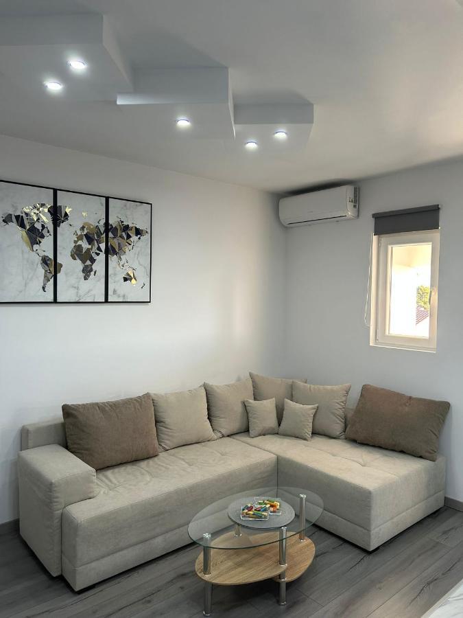 Apartment Marko With A Beautiful View Of The Sea Kaštel Sućurac Εξωτερικό φωτογραφία