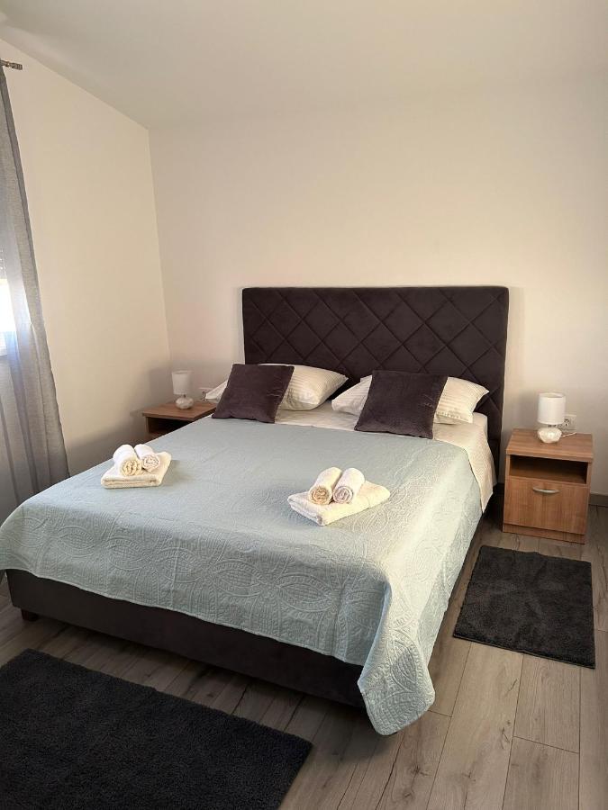 Apartment Marko With A Beautiful View Of The Sea Kaštel Sućurac Εξωτερικό φωτογραφία